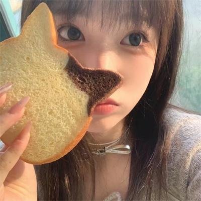 储物柜女孩